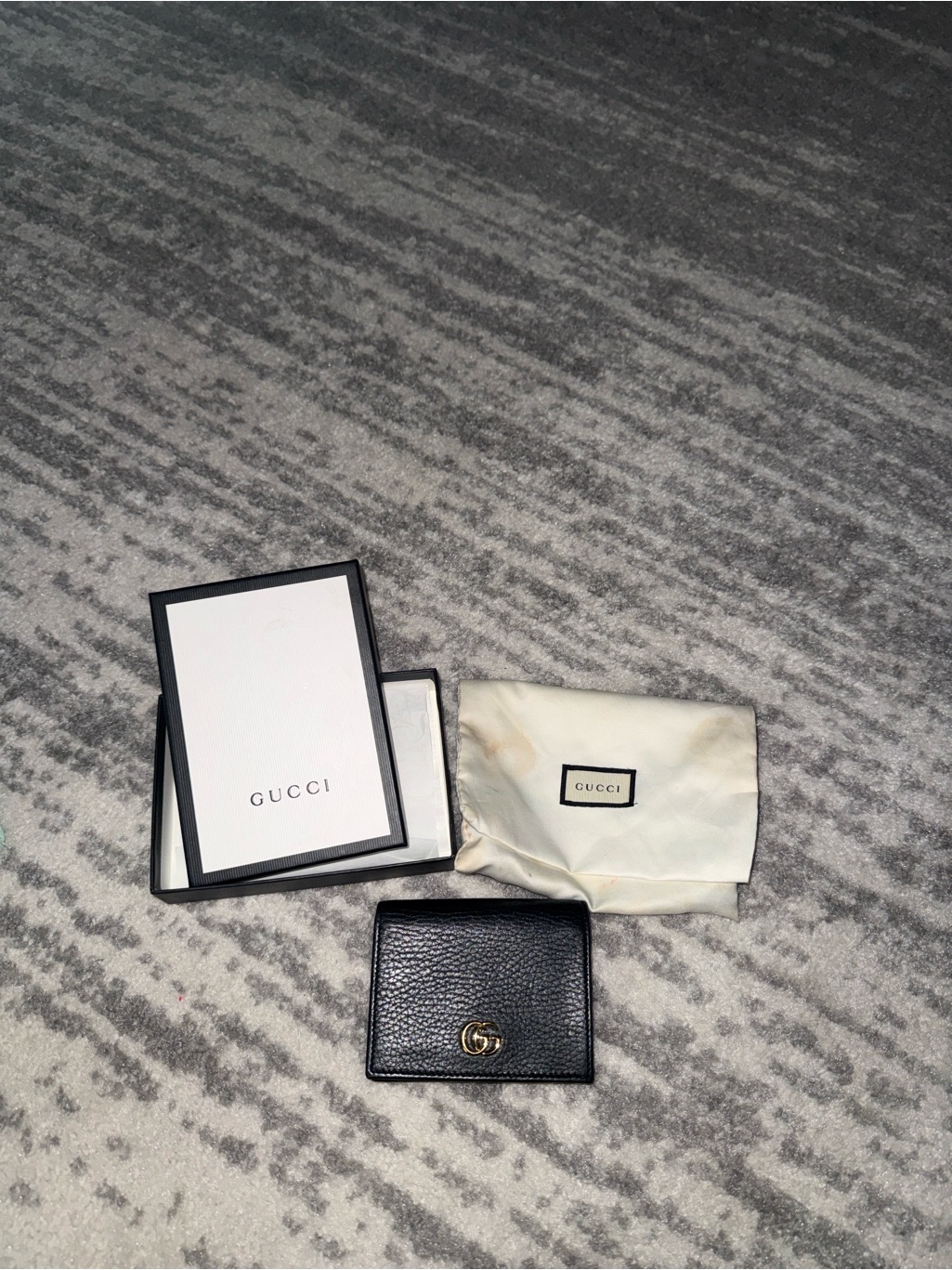 Gucci Black Leather Bi-Fold Wallet With Gold Double G